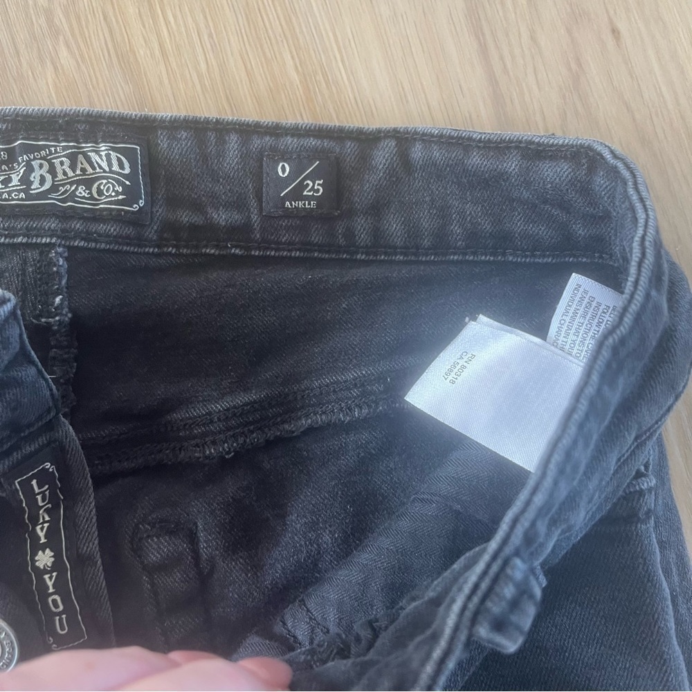 ** Lucky brand button fly Bridgette Skinny Black jeans Distressed Size 0/25 - Picture 11 of 12
